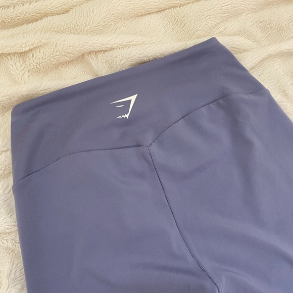 Gymshark cropped leggings knee-length workout shorts Sz M purple - Picture 5 of 6